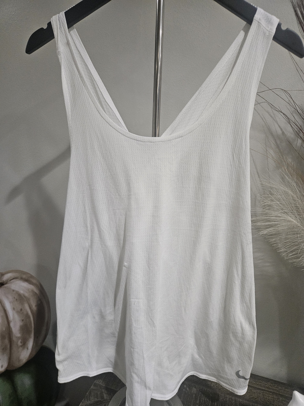 Nike Cross Back Dri Fit Activewear White Ribbed Scoop Tank Top XL